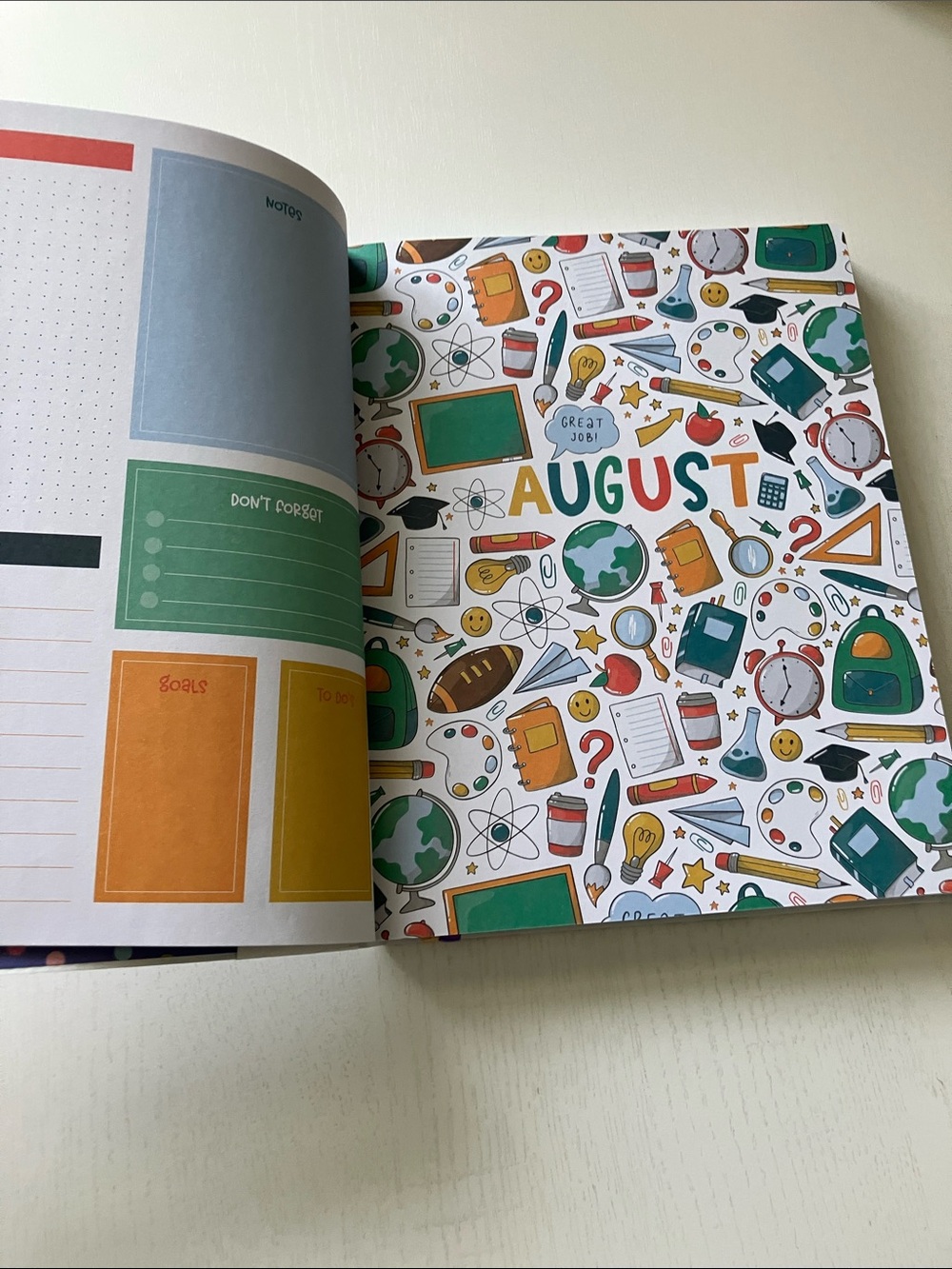 The Creative Expert 17 Month Planner - (August 2026-December 2027) NWT - Picture 10 of 16